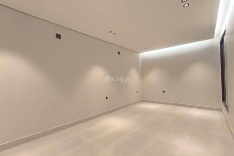 Villa de 5 dormitorios en Riyadh, Saudi Arabia No. 61128 3