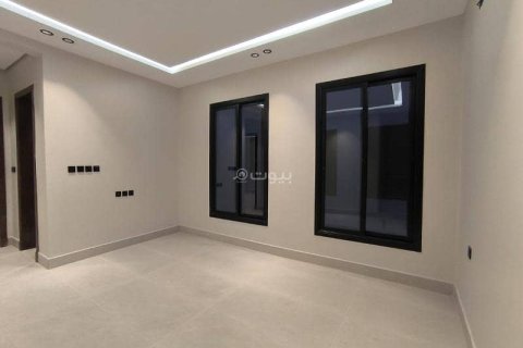 Villa de 5 dormitorios en Riyadh, Saudi Arabia No. 61128 16