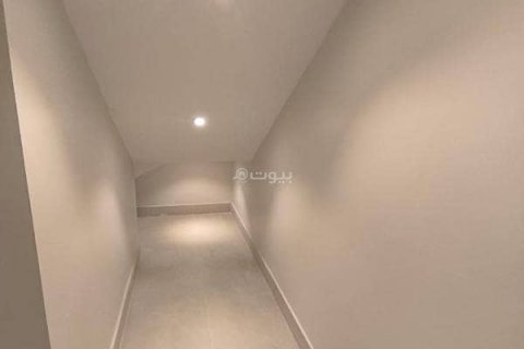 Villa de 5 dormitorios en Riyadh, Saudi Arabia No. 61128 6