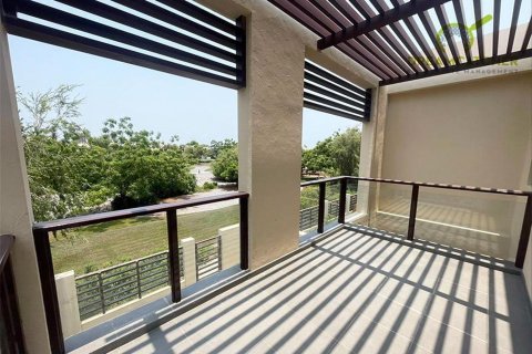 3 bedrooms Villa in Mina Al Arab, UAE No. 33341 22