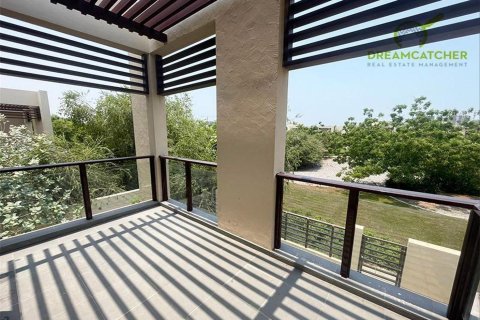 3 bedrooms Villa in Mina Al Arab, UAE No. 33341