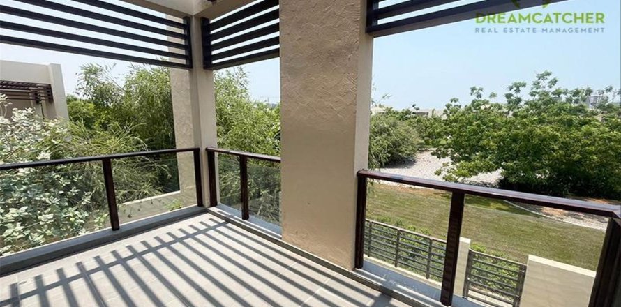 3 bedrooms Villa in Mina Al Arab, UAE No. 33341