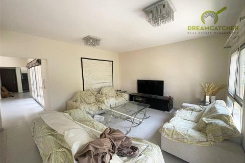 3 bedrooms Villa in Mina Al Arab, UAE No. 33341 5