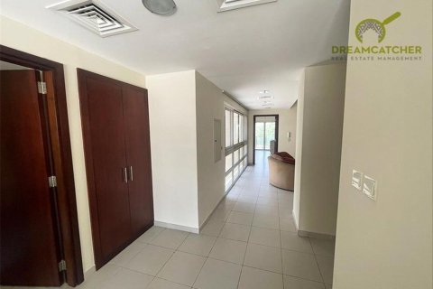 3 bedrooms Villa in Mina Al Arab, UAE No. 33341 7