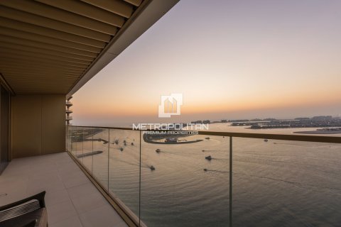 Appartement de 2 chambres à EMAAR Beachfront, UAE No. 129293