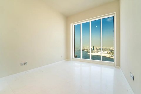 Apartment de 4 dormitorios en Dubai, UAE No. 17279
