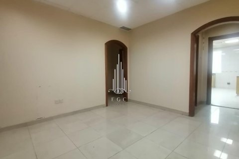 Appartement de 3 chambres à Al Khalidiya, UAE No. 49647 9