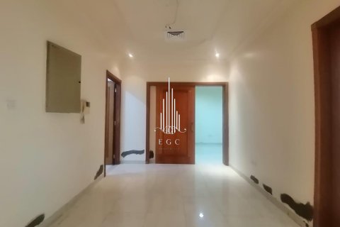 Appartement de 3 chambres à Al Khalidiya, UAE No. 49647 8