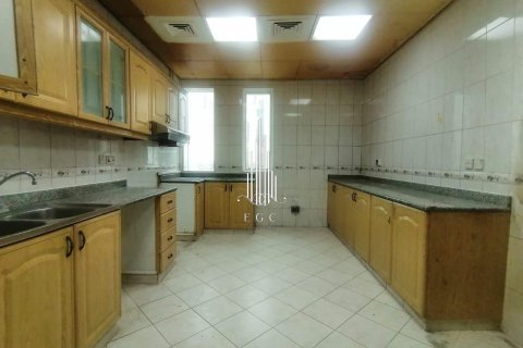 Appartement de 3 chambres à Al Khalidiya, UAE No. 49647 16