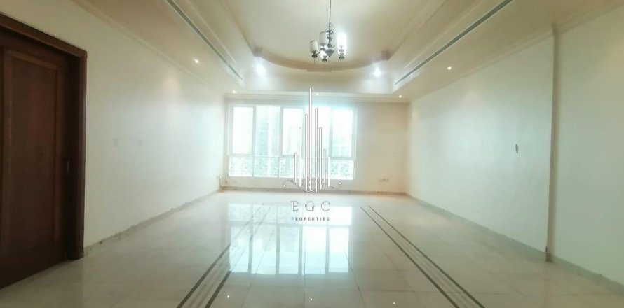 Appartement de 3 chambres à Al Khalidiya, UAE No. 49647