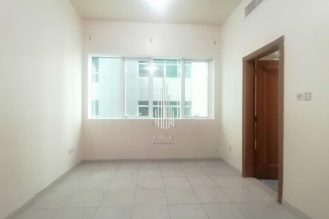 Appartement de 3 chambres à Al Khalidiya, UAE No. 49647 4