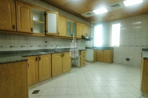 Appartement de 3 chambres à Al Khalidiya, UAE No. 49647 17