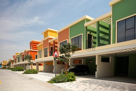 Townhouse de 3 dormitorios en Damac Lagoons, UAE No. 166433