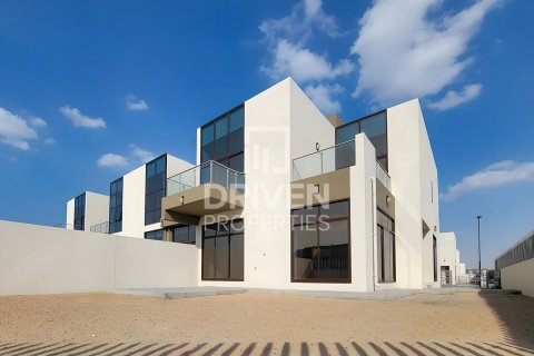 4 bedrooms Villa in District 11, UAE No. 209664