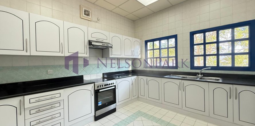5 غرفة نوم  فيلا في الدوحة, Qatar رقم 58027
