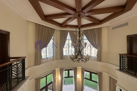 5 bedrooms Villa in Doha, Qatar No. 58023 10
