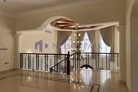 5 bedrooms Villa in Doha, Qatar No. 58023 3