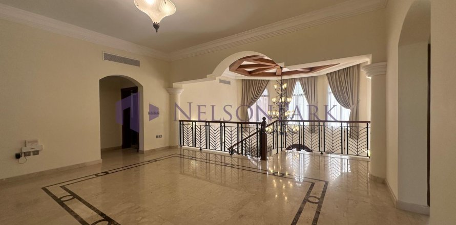 5 bedrooms Villa in Doha, Qatar No. 58023