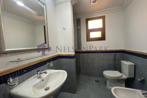 5 bedrooms Villa in Doha, Qatar No. 58023 20