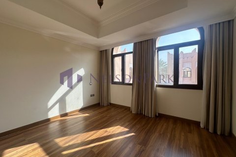 5 bedrooms Villa in Doha, Qatar No. 58023 8