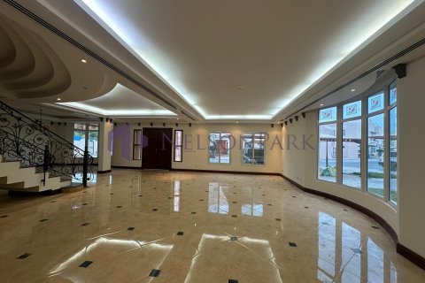 5 bedrooms Villa in Doha, Qatar No. 58024 7