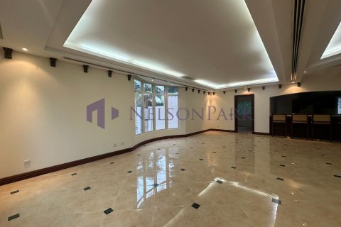 5 bedrooms Villa in Doha, Qatar No. 58024 6