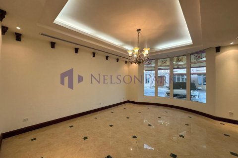 5 bedrooms Villa in Doha, Qatar No. 58024 4