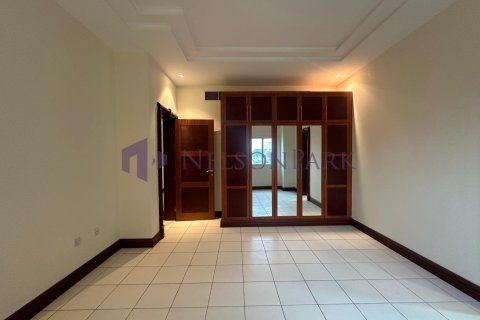 5 bedrooms Villa in Doha, Qatar No. 58024 20