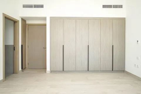 Villa de 4 dormitorios en Al Furjan, UAE No. 187277 9
