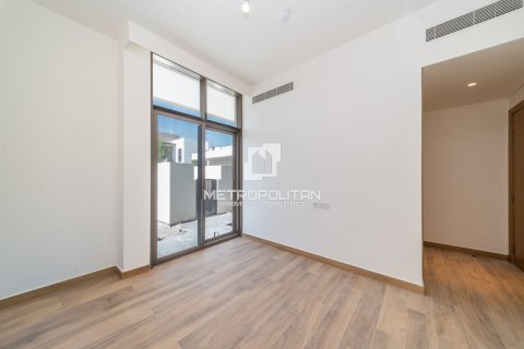 Вилла с 4 спальнями в Al Furjan, ОАЭ №129611 5