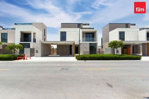 4 bedrooms Villa in Dubai, UAE No. 165576 11