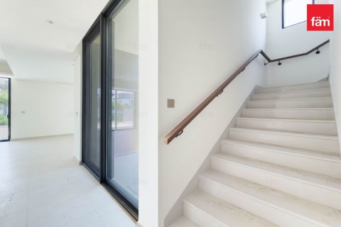 4 bedrooms Villa in Dubai, UAE No. 165576 12