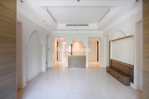 Квартира с 2 спальнями в Old Town, ОАЭ №156285 19