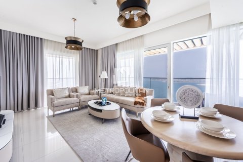 Appartement de 2 chambres à EMAAR Beachfront, UAE No. 128431