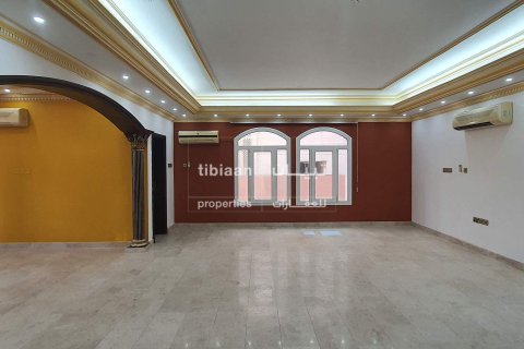 750m² Villa in As Sib, Oman No. 54002 3