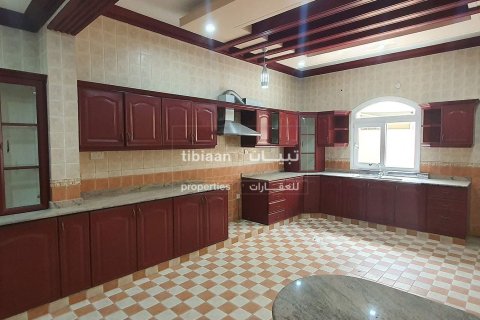 750m² Villa in As Sib, Oman No. 54002 6