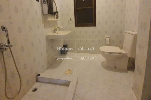5 bedrooms Villa in Muscat, Oman No. 53999 9