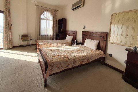 5 bedrooms Villa in Muscat, Oman No. 53999 14