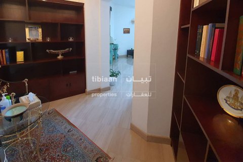 5 bedrooms Villa in Muscat, Oman No. 53999 19