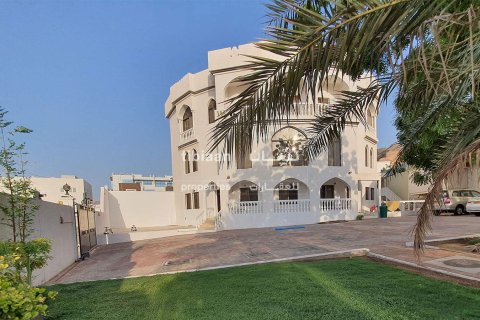 5 bedrooms Villa in Muscat, Oman No. 53999