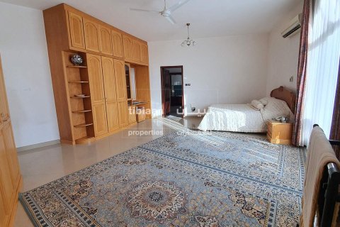 5 bedrooms Villa in Muscat, Oman No. 53999 17