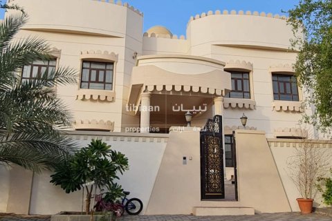 Villa de 11 chambres à Muscat, Oman No. 53998 3