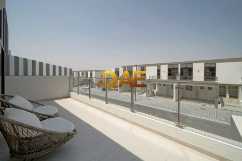 4 bedrooms Villa in District 11, UAE No. 35521