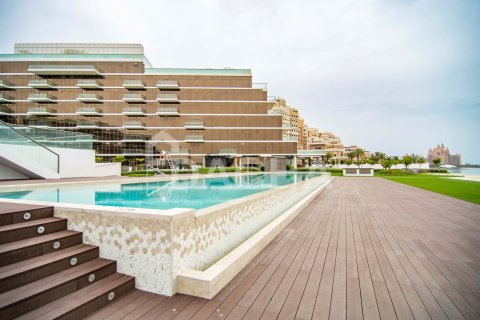 Apartment de 2 dormitorios en The Crescent, UAE No. 198510 6