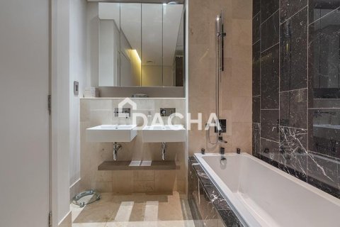 Apartment de 2 dormitorios en The Crescent, UAE No. 198510 9