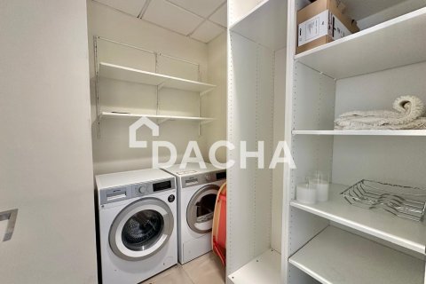 Apartment de 2 dormitorios en The Crescent, UAE No. 198509 9