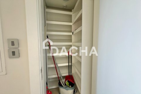 Apartment de 2 dormitorios en The Crescent, UAE No. 198509 15