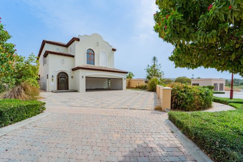 5 bedrooms Villa in Dubai, UAE No. 203561