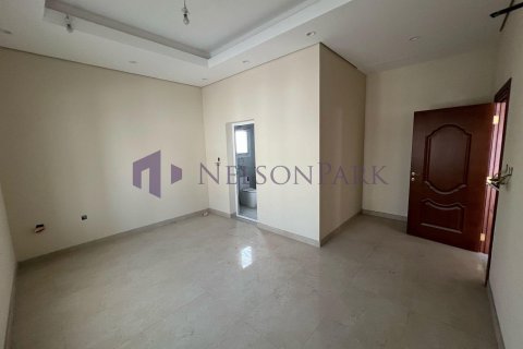 Villa de 7 dormitorios en Umm Salal Mohammed, Qatar No. 57849 4