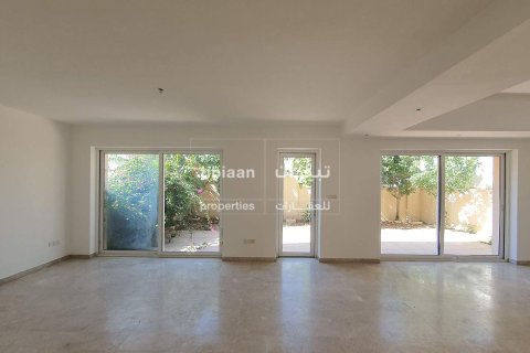 4 bedrooms Townhouse in Muscat, Oman No. 53694